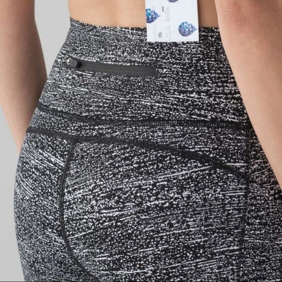 Lululemon Pace Perfect 7/8 Tight Pants Sz 6 Black White Sculpt High Rise Legging - Picture 12 of 14